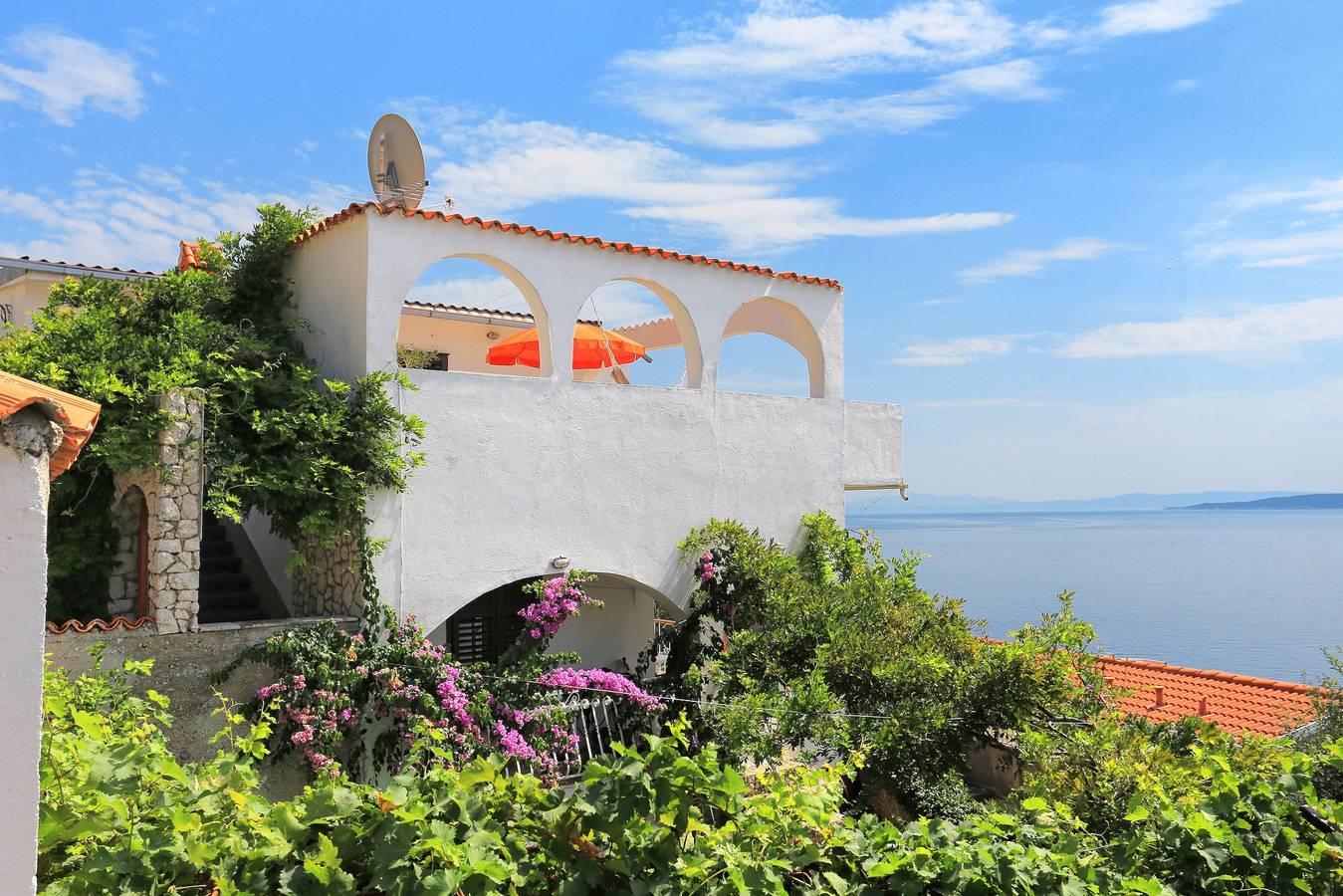 Entire apartment, Two bedroom apartment with terrace and sea view Pisak, Omiš A-1006-a in Pisak, Omiš-Riviera