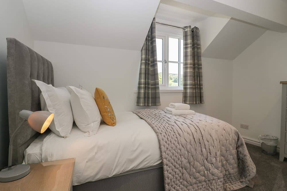 Betty'S Loft, character holiday cottage, with a garden in Hawkshead in Lake District