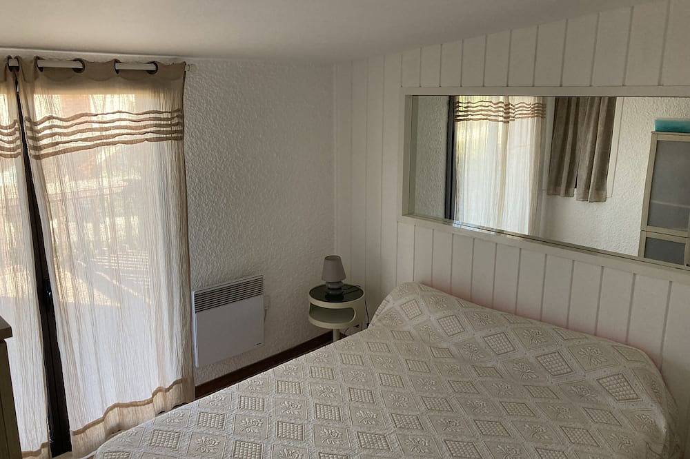 2 bedroom house with garden and direct access to the beach in Poggio-Mezzana, Corte region