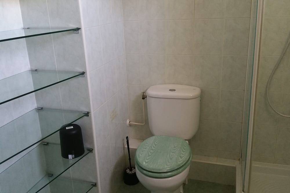 Ganze Wohnung, Sehr schönes 3 Zimmer modernes Schwimmbad Parkplatz Wifi 300 m Golfe Juan Strand in Vallauris, Cannes und Umgebung
