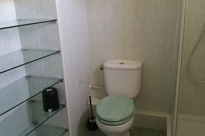 Ganze Wohnung, Sehr schönes 3 Zimmer modernes Schwimmbad Parkplatz WIFI 300 m Golfe Juan Strand in Vallauris, Mittelmeerküste (Frankreich)