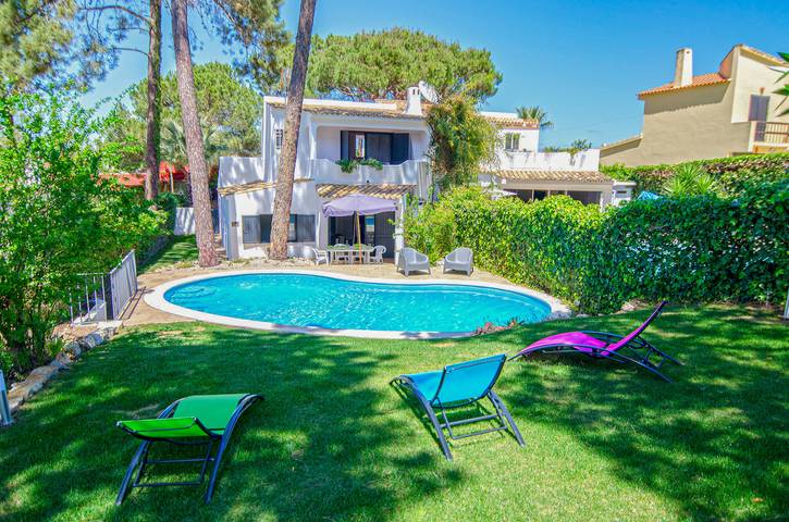 Villa pour 6 personnes, avec jardin ainsi que vue et terrasse à Vilamoura