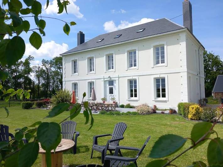Location de vacances pour 12 personnes, avec jardin et vue à Saint-Vigor-d'Ymonville