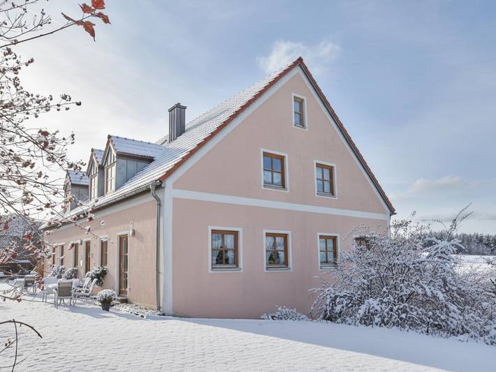 Ferienhaus für 16 Personen, mit Terrasse und Garten sowie Sauna