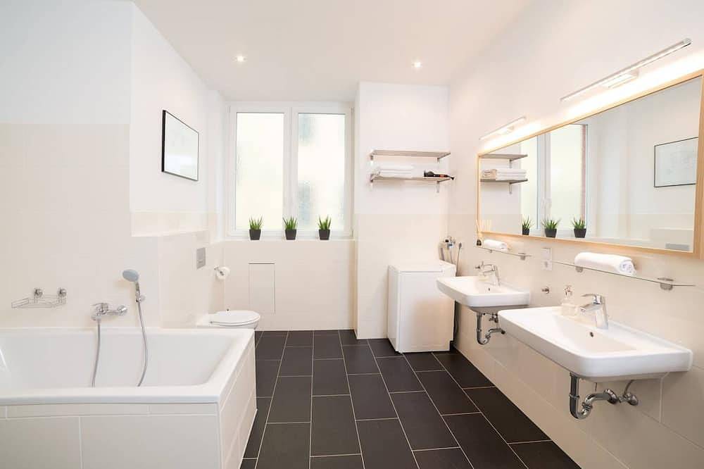 Ganze Wohnung, 110 Qm & 4 Zimmer - Design Apartment by Bensimon (2) in Moabit Berlin, Berlin