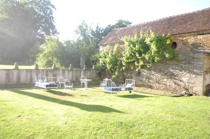 Chambre d’hôte pour 2 personnes, avec terrasse ainsi que vue et jardin à Bonnat - 4