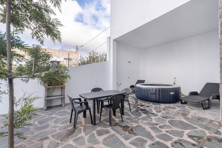 Lägenhet för 6 Personer, med bubbelpool på Gran Canaria