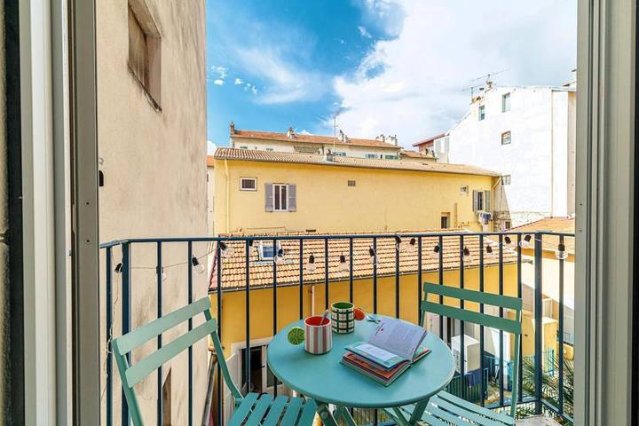 Gîte pour 2 personnes, avec balcon, animaux acceptés dans Bowling Acropolis Nice - 3