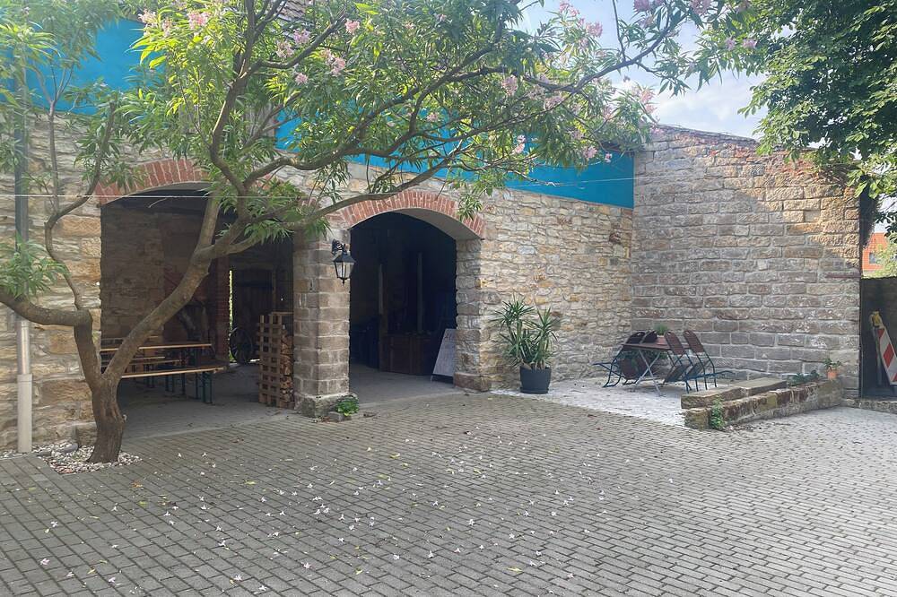 Ganze Wohnung, Einzelzimmer mit Bad und Gemeinschaftsküche im Hofgohlis in Cossebaude, Dresden