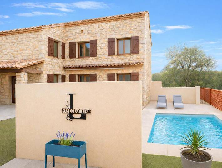 Villa pour 17 personnes, avec jardin et piscine à Puget-sur-Argens