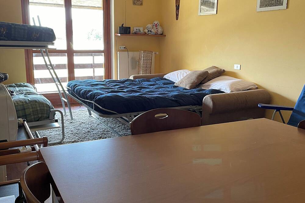 Entire apartment, Nido Alpino - One Bedroom Apartment, Sleeps 4 in Ponte di Legno, Parco Regionale dell'Adamello