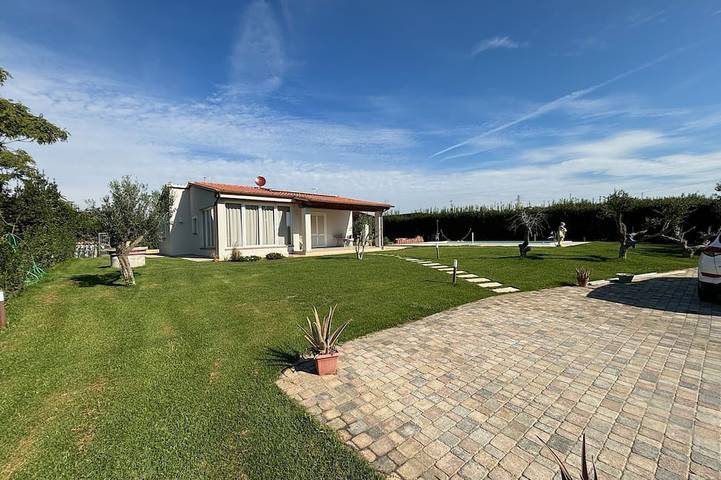 Chalet para 4 personas, con jardín y terraza - 1