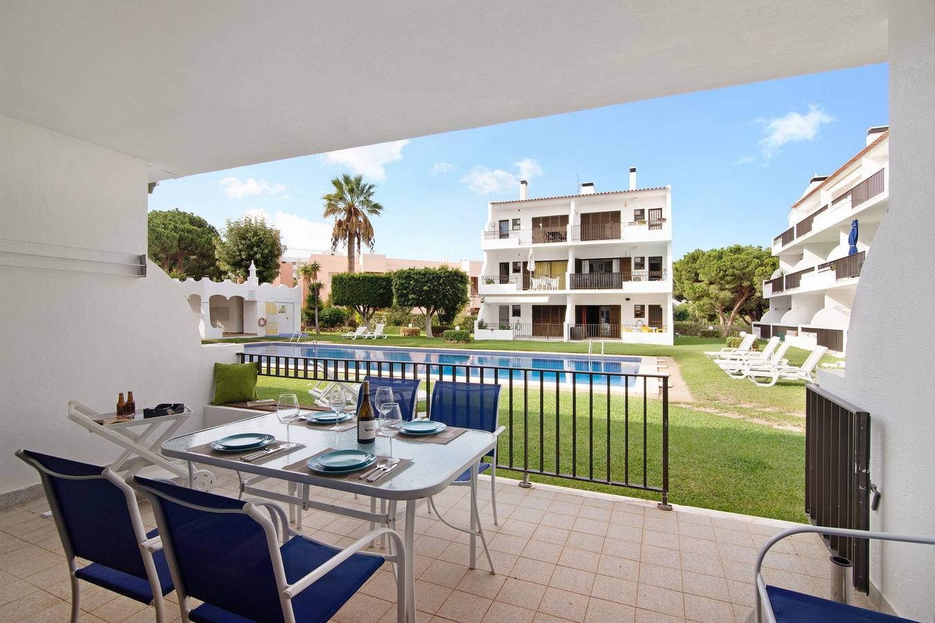 Entire apartment, Apartment "Mouramar Vilamoura" with Pool, Wi-Fi, Garden & Balcony in Vilamoura, Quarteira