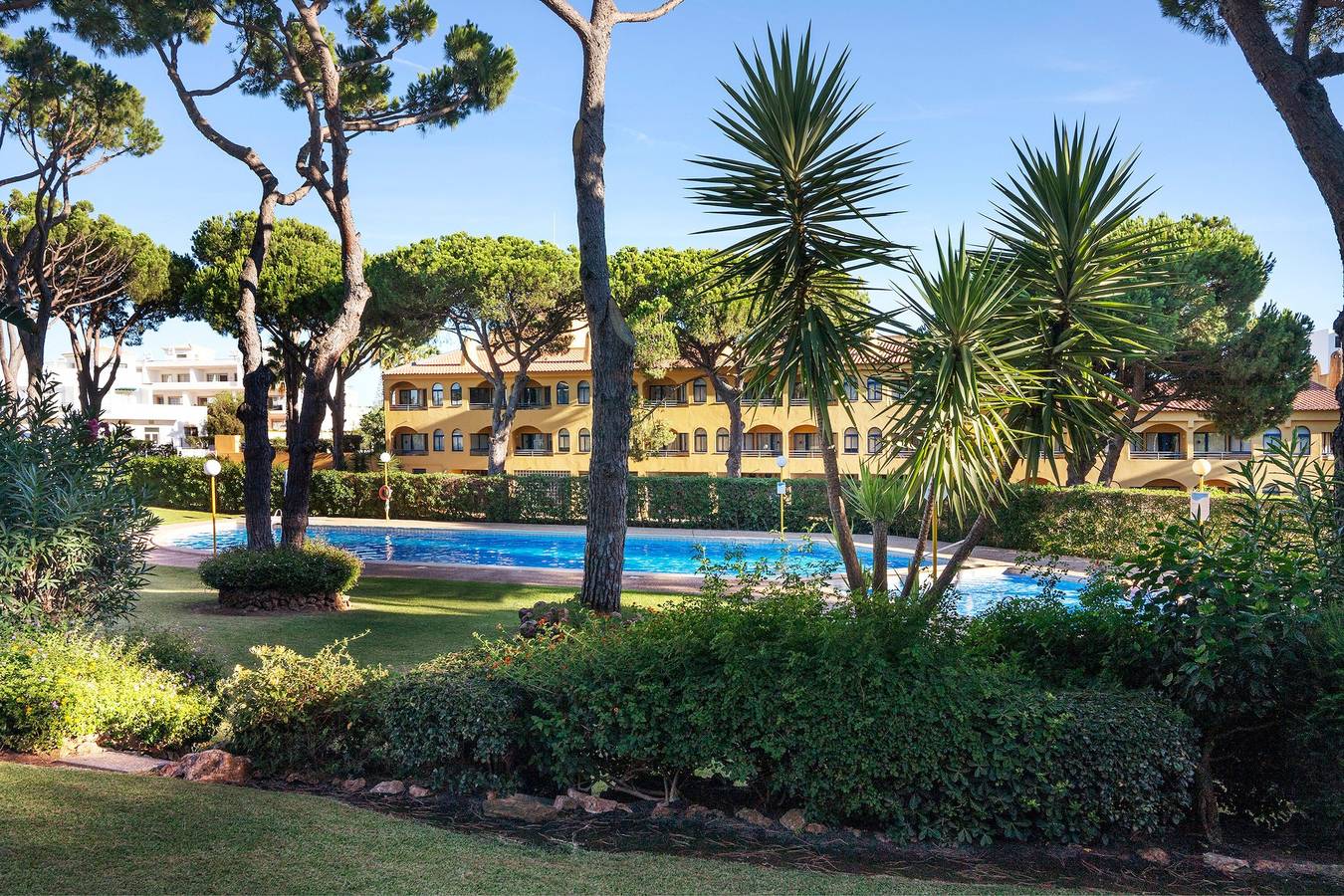 Geheel appartement, Appartement 'Sol Nascente 2' met Privézwembad, Gedeeld Terras en Wi-Fi in Vilamoura, Quarteira