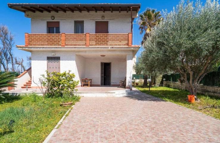 Location de vacances pour 6 personnes, avec terrasse et vue, animaux acceptés à Agnone Bagni - 4