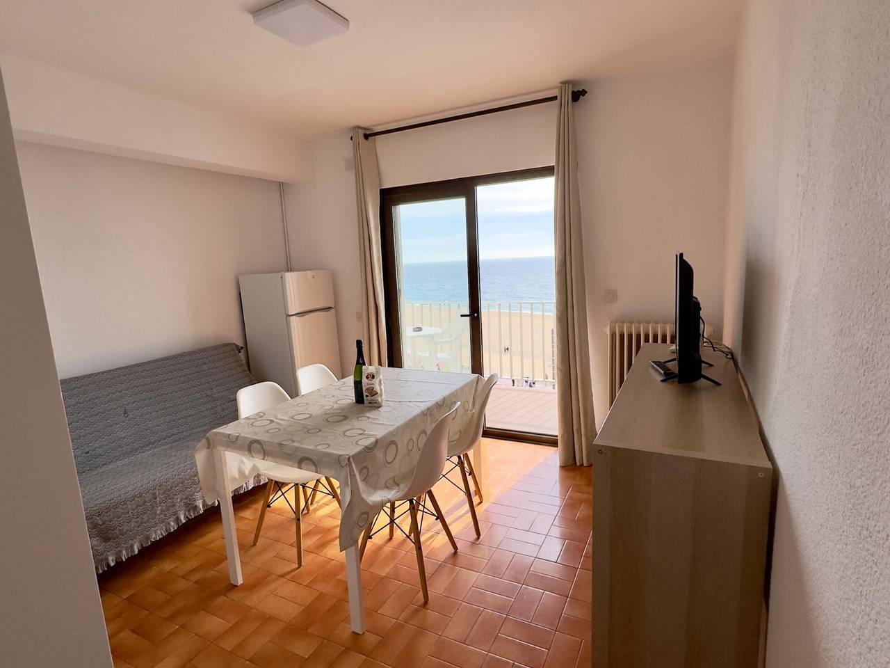 Ganze Wohnung, Apartment am Strand in Lloret de Mar, 1 Schlafzimmer für 2-4 Personen in Central Lloret de Mar, Lloret de Mar