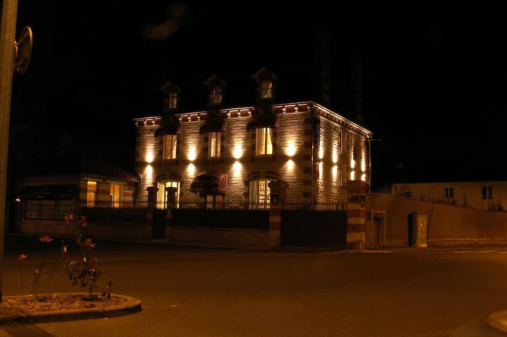 Gîte-Marronnier-Ensuite mit Bad in Vitry-le-François, Marne