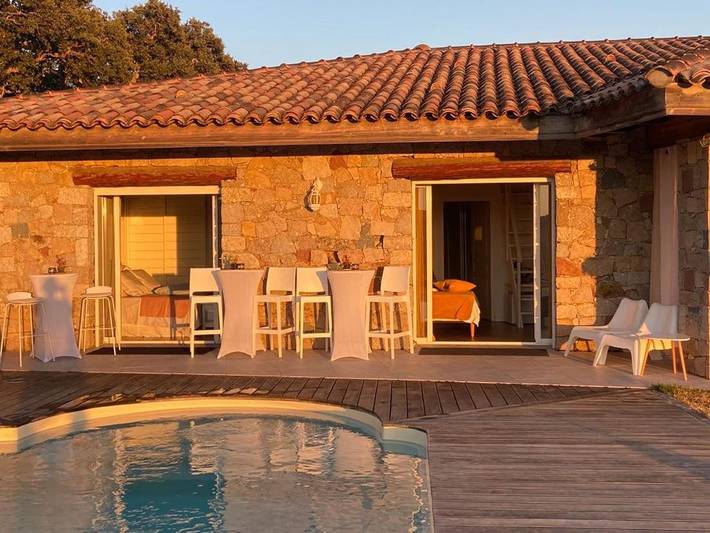 Chambre d’hôte pour 6 personnes, avec jardin et piscine ainsi que terrasse et vue en Corse - 2