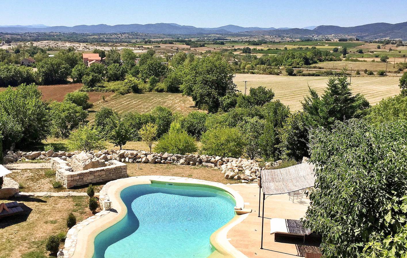 Gemütliches Apartment mit Pool, Parkplatz & Stadtzentrum in der Nähe in Saint-Jean-de-Maruéjols-et-Avéjan, Alès und Umgebung