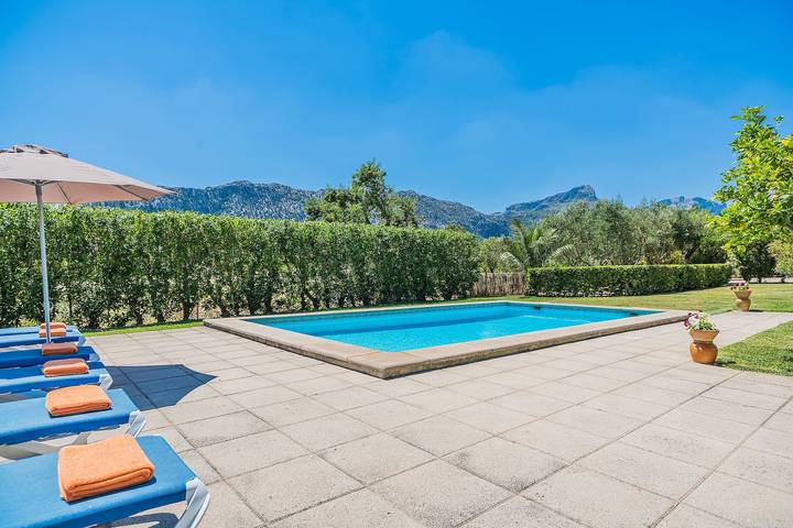 Villa Cati mit Blick aufs Land, Pool, Garten, Klimaanlage und WLAN in Torrent de la Vall d'en Marc, Pollença