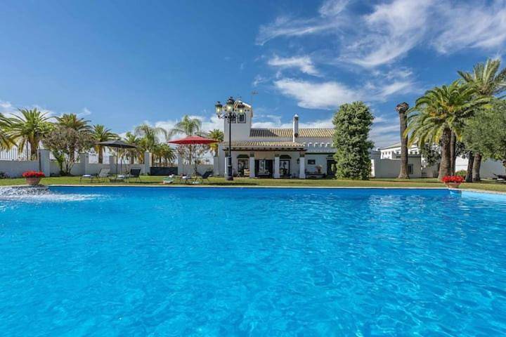 Casa rural para 25 personas, con vistas además de piscina y jardín en Écija - 2