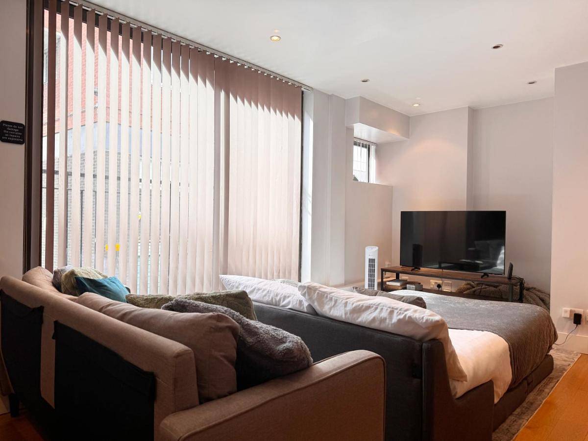 Three-Bedroom Villa in Camden, London