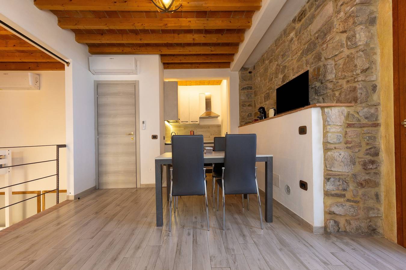Ganze Wohnung, Casa Poggivecchi im Herzen von Castellina Marittima in Castellina Marittima, Etruskische Küste