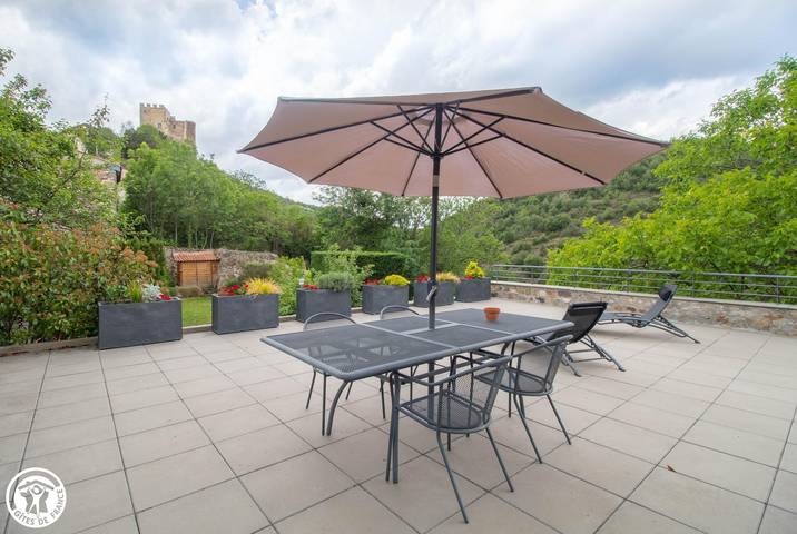 Gîte pour 5 personnes, avec Terrasse ainsi que Jardin et Vue