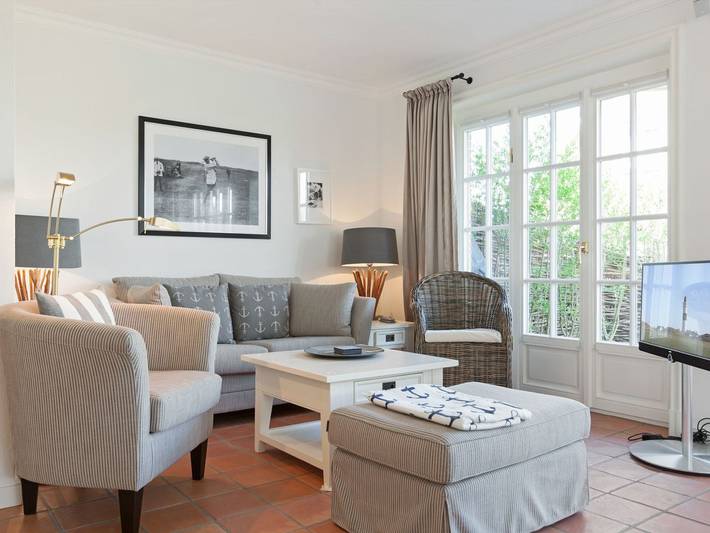 Ganze Ferienwohnung, Malvenhüs, Cape Cod, App. 4 - Bestlage zwischen Dünen und Dorfteich. Mit eigenem Gärtchen. in Nordfriesische Inseln (Schleswig-Holstein) (Schleswig-Holstein), Wenningstedt