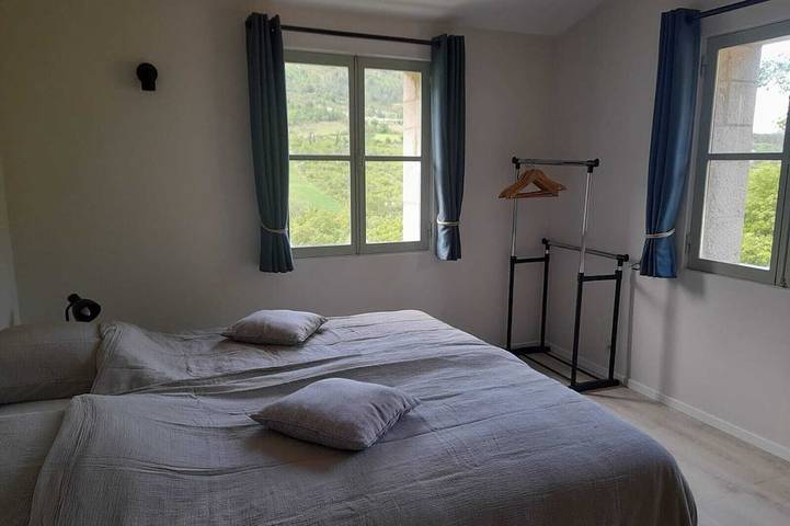 Location de vacances pour 6 personnes, avec jardin et terrasse à La Roche-sur-le-Buis - 4