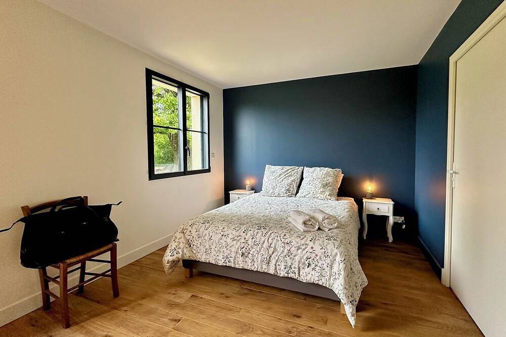 Maison de charme à la campagne sur terrain paysager de 5000 m2 in Latillé, Vienne (France)