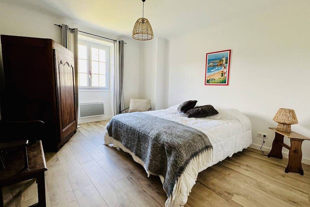 Large Basque house 14 pers, pool, game room, internet, charging station in Hasparren, Bayonne region