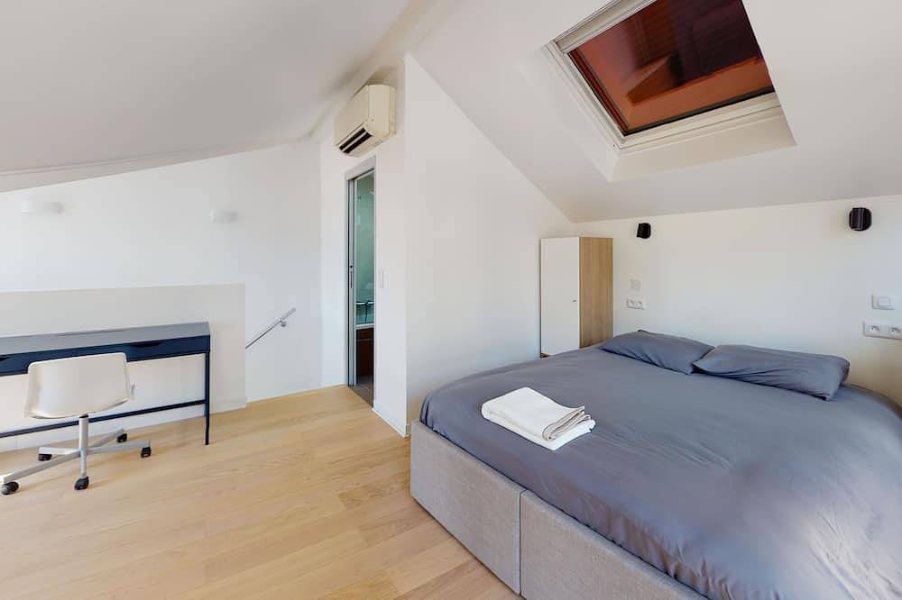 Entire apartment, Stunning and Luxurious 3Br Loft 5min Paris in Boulogne Heart in Boulogne-Billancourt, Hauts-de-Seine