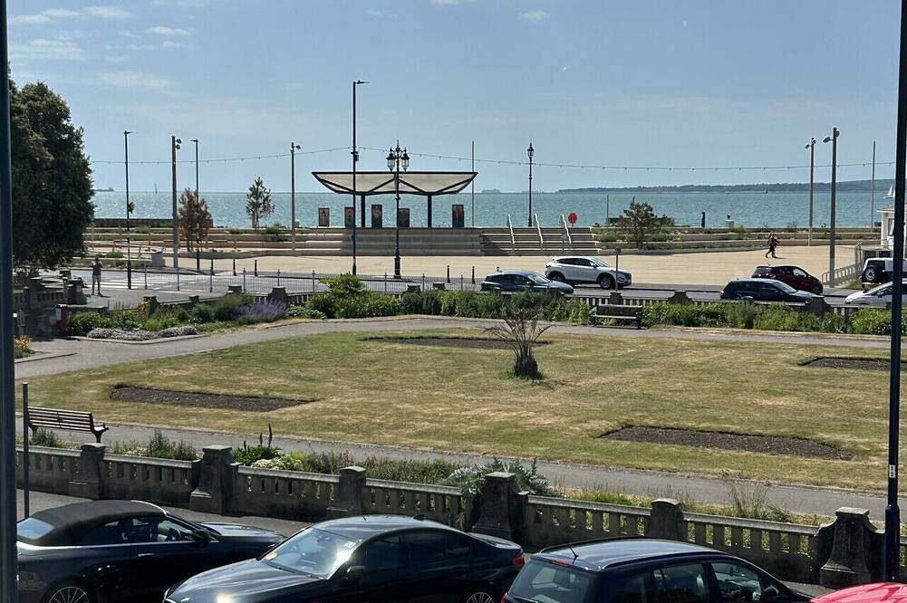 Ganze Wohnung, Seaview Retreat & Private Parking Southsea in Southsea, Portsmouth