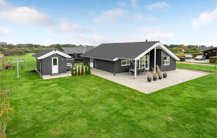 Ferienhaus für 6 Personen, mit Garten und Whirlpool sowie Sauna und Terrasse in Flovt Strand