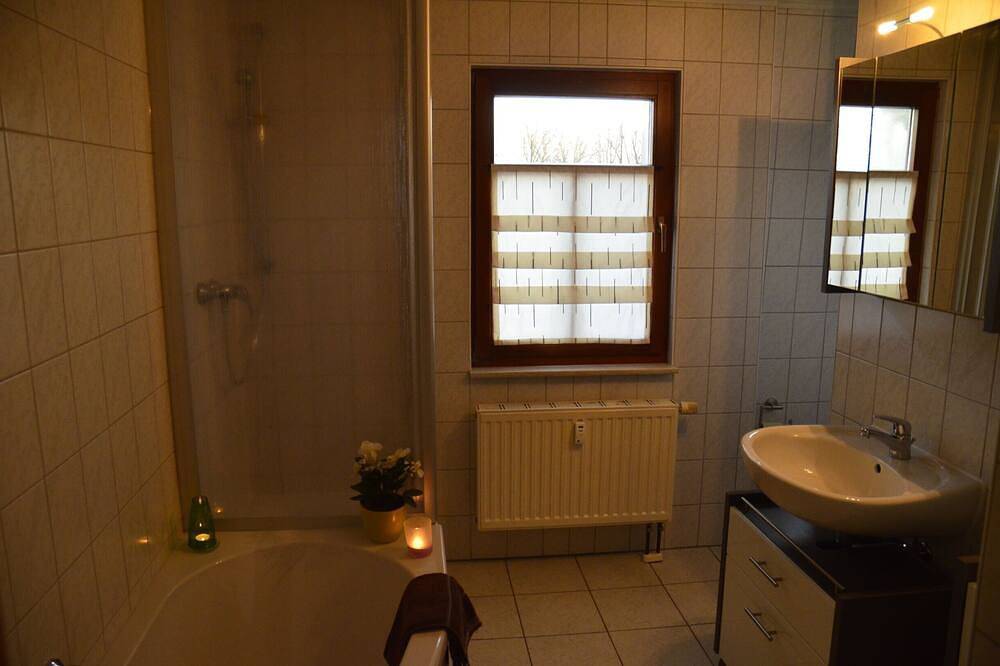 Ganze Wohnung, Tolle Ferienwohnung direkt am Schloss Pillnitz für Paare und Familien in Loschwitz, Dresden