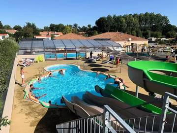 Mobil home pour 4 personnes, avec piscine et terrasse à Vendrennes