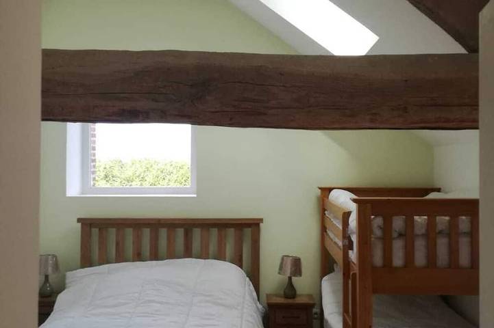 Location de vacances pour 10 personnes, avec terrasse et jardin dans Mortain-Bocage - 2