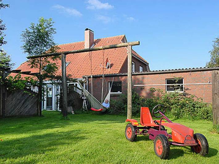 Ganze Ferienwohnung, Bauernhof Kastanienhof in Westerholt - Ferienwohnung Kastanie in Westerholt, Landkreis Wittmund