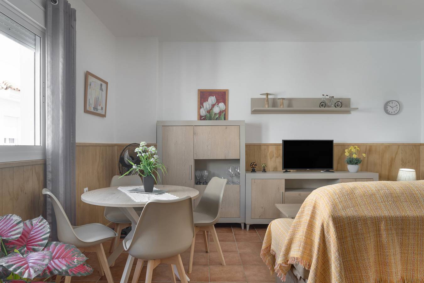 Apartamento entero, Apartamento familiar "Rocio" con terraza, aire acondicionado y Wi-Fi in Conil de la Frontera, Costa de la Luz