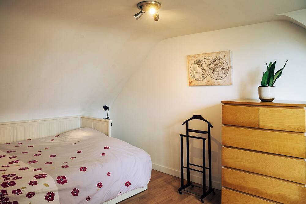 Typical Breton stone fisherman's cottage in Le Dossen, Santec