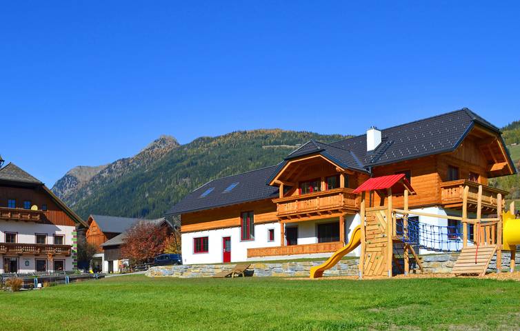 Ferienwohnung für 6 Personen, mit Terrasse und Garten in Weißpriach