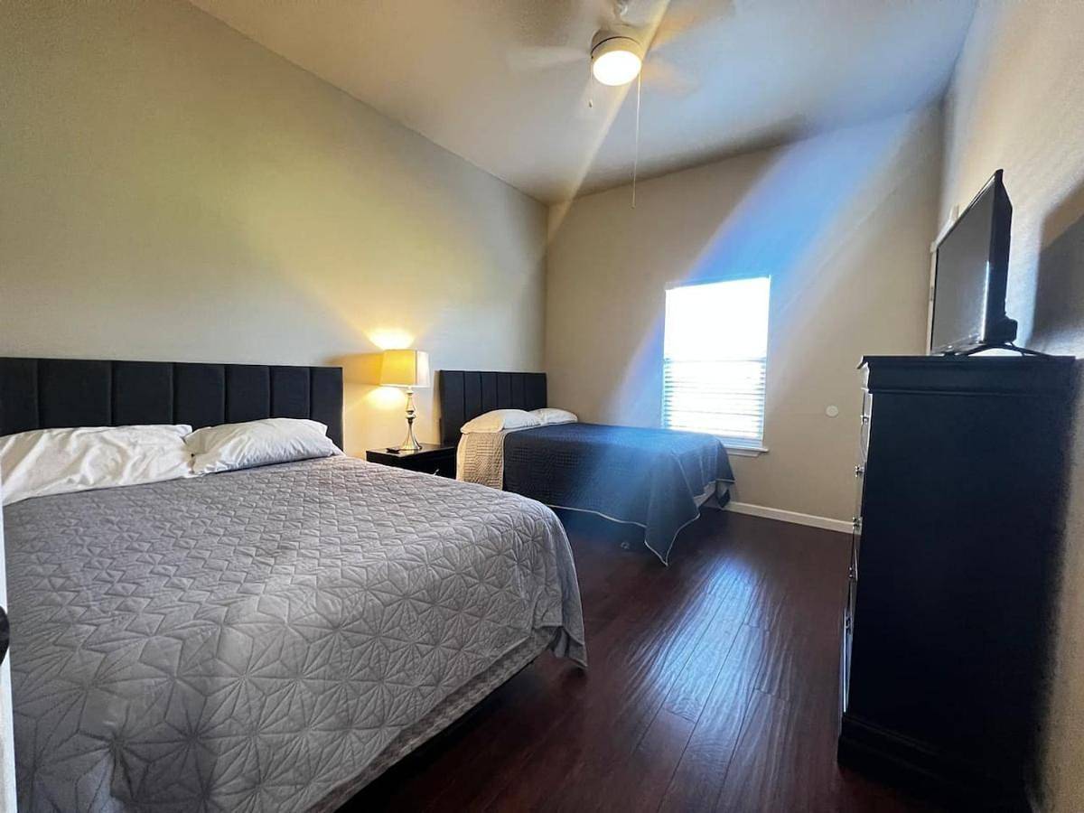 Cozy Room 2 Full Beds near Frost Bank Stadium Wb2 in San Antonio, Bexar County