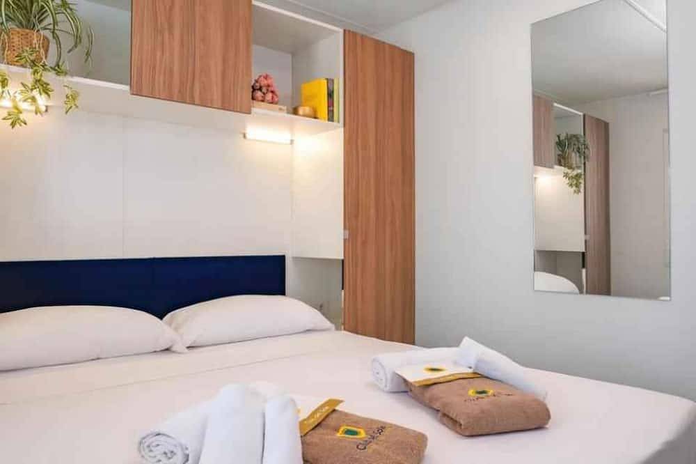 Ganze Wohnung, Ferienwohnung mit Holzveranda in Viserba, Rimini