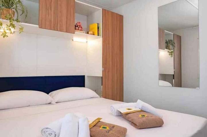 Ganze Wohnung, Ferienwohnung mit Holzveranda in Viserba, Rimini
