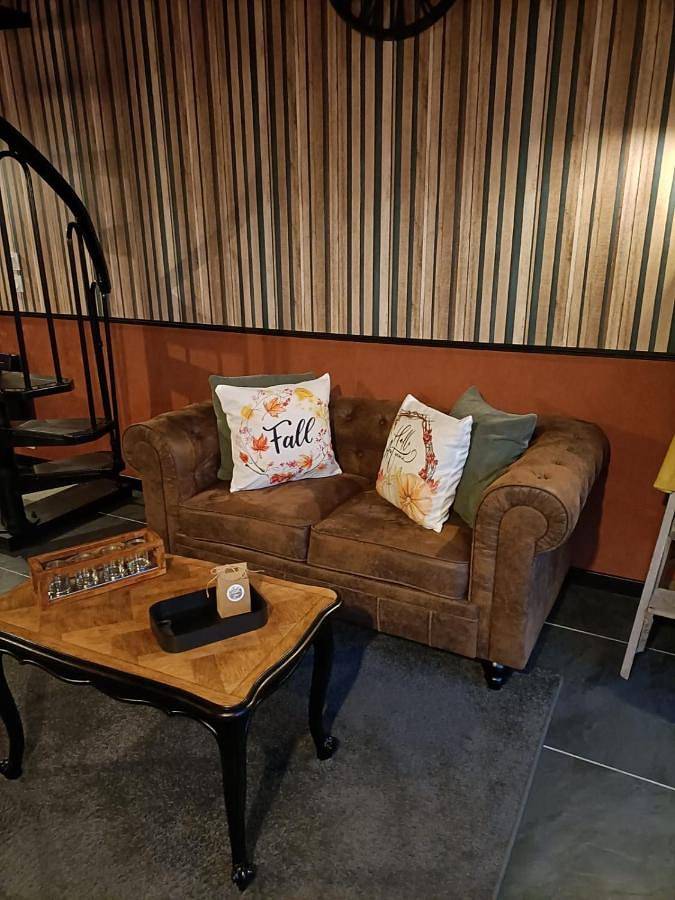 Gîte pour 2 personnes, avec piscine et jardin ainsi que jacuzzi et terrasse à Woignarue - 2