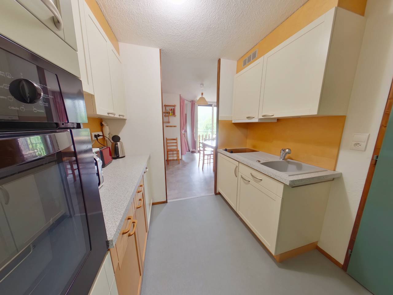 Appartement entier, Studio lumineux avec loggia aux Rousses in Les Rousses, Parc naturel régional du Haut-Jura