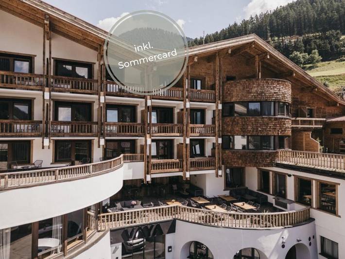 Hôtel pour 3 personnes, avec piscine et vue ainsi que terrasse et sauna, animaux acceptés