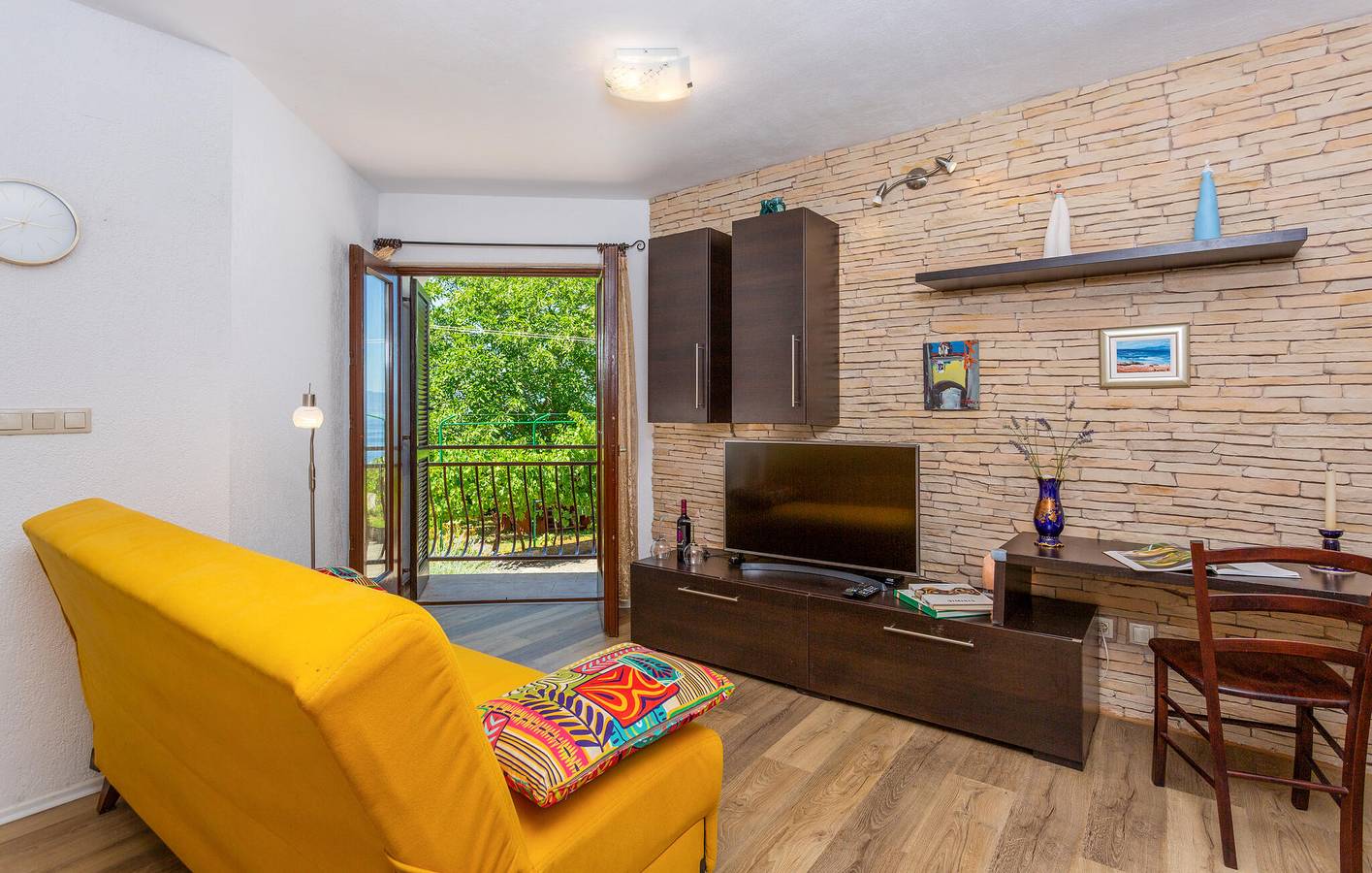 Ganze Ferienwohnung, Ferienwohnung für 3 Personen mit Terrasse in Njivice, Krk