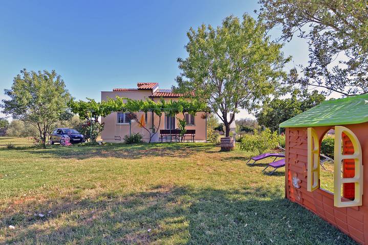 Ferienhaus für 6 Personen, mit Terrasse in Fazana - 3